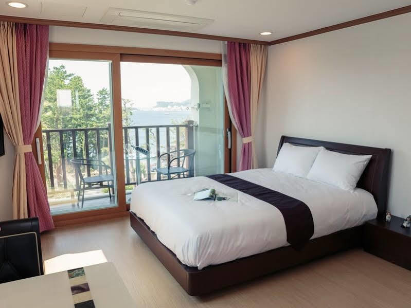 The Bay Jeju Resort Seogwipo Extérieur photo