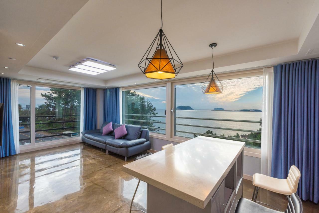 The Bay Jeju Resort Seogwipo Extérieur photo